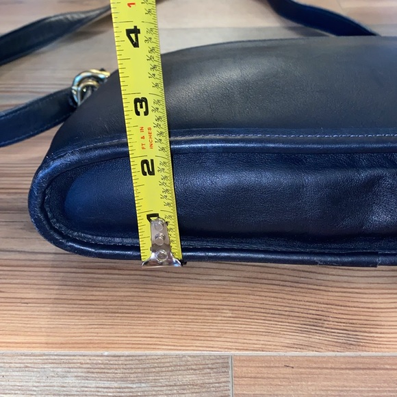 Y2K Vtg 90’s Coach Leather Navy Blue Equestrian Zip No 9802 Purse Shoulder Bag - Picture 14 of 16